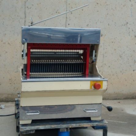 Màquina tallar pa sobretaula d'ocasió a cabauoportunitats.com Balaguer - Lleida - Catalunya