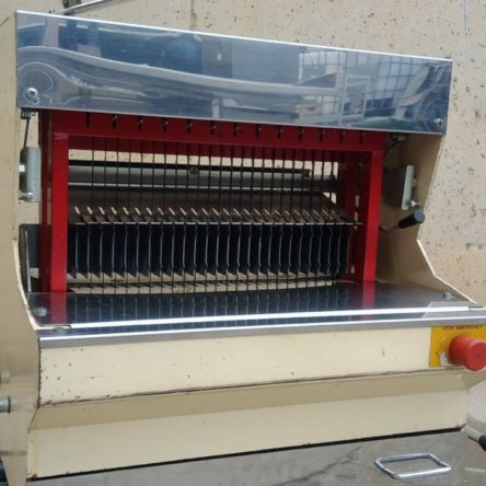 Màquina tallar pa sobretaula d'ocasió a cabauoportunitats.com Balaguer - Lleida - Catalunya