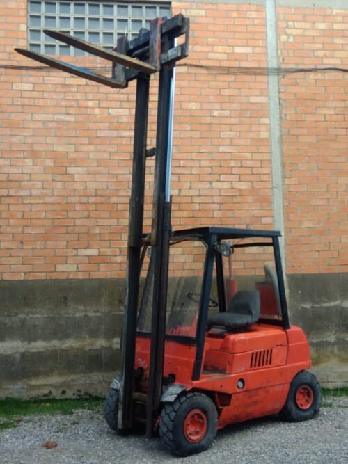 Carretilla elevadora LINDE H25 ruedas macizadas de ocasión en cabauoportunitats.com