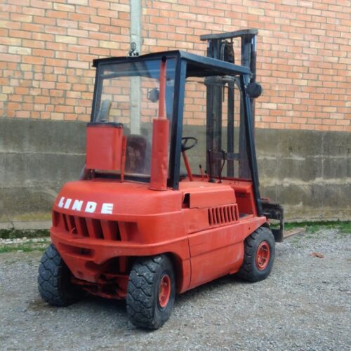 Carretilla elevadora LINDE H25 ruedas macizadas de ocasión en cabauoportunitats.com