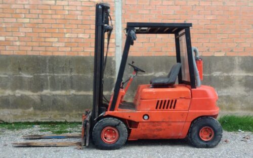Carretilla elevadora LINDE H25 ruedas macizadas de ocasión en cabauoportunitats.com