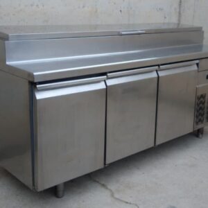 Frigorífico pizzero 195cm de ocasión en cabauoportunitats.com