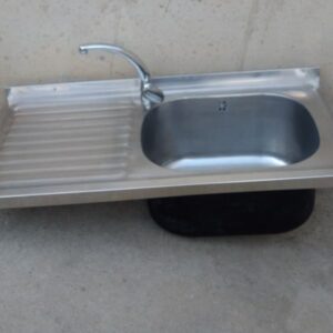 Fregadero de inox 110x60cm con grifo de ocasión en cabauoportunitats.com