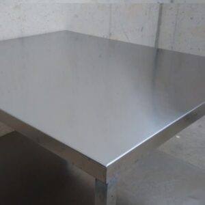 Taula d'acer inoxidable de 114x136cm d'ocasió a cabauoportunitats.com Balaguer - Lleida - Catalunya