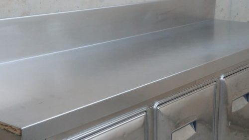 Taula mostrador d'inox amb nevera 205cm d'ocasió a cabauoportunitats.com Balaguer - Lleida - Catalunya