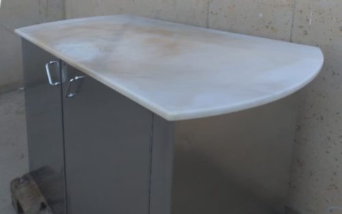 Taula de marbre amb armari d'acer inoxidable 140x67cm d'ocasió a cabauoportunitats.com Balaguer - Lleida - Catalunya