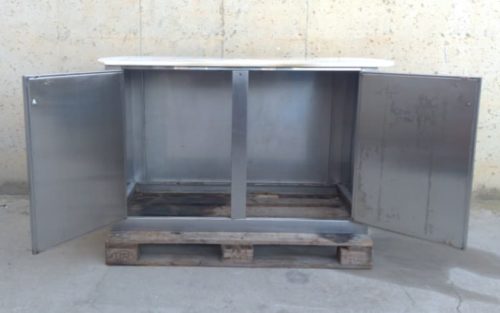 Taula de marbre amb armari d'acer inoxidable 140x67cm d'ocasió a cabauoportunitats.com Balaguer - Lleida - Catalunya