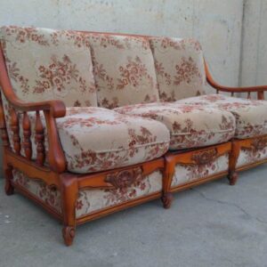 Sofá clásico estructura madera 175cm de segunda mano en cabauoportunitats.com