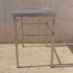 Taula d'acer inoxidable 97x77cm de segona mà a cabauoportunitats.com Balaguer - Lleida - Catalunya