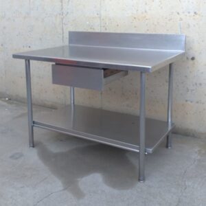 Mesa de trabajo de inox 120x74cm de ocasiรณn en cabauoportunitats.com