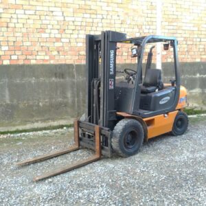 Carretilla elevadora SAMSUNG 2500kg de ocasión en cabauoportunitats.com