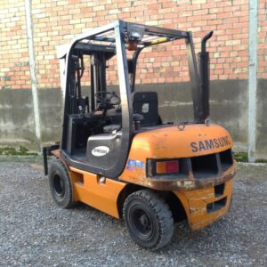 Carretilla elevadora SAMSUNG 2500kg de ocasión en cabauoportunitats.com