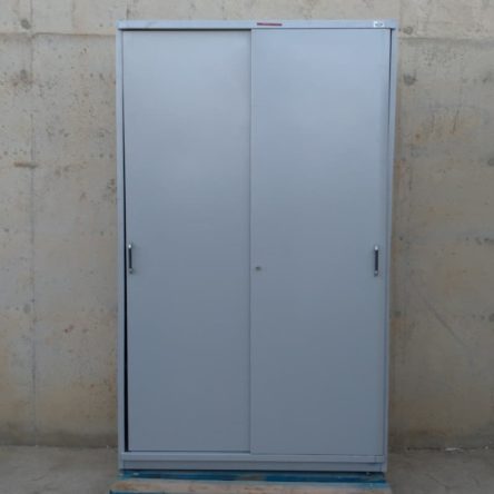 Armario metálico puertas correderas 120x40cm de segunda mano en cabauoportunitats.com