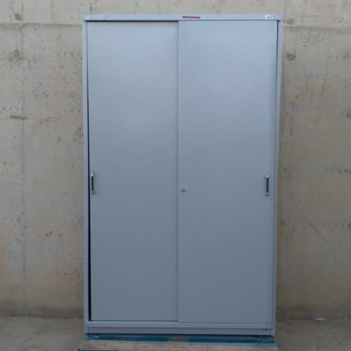 Armario metálico puertas correderas 120x40cm de segunda mano en cabauoportunitats.com