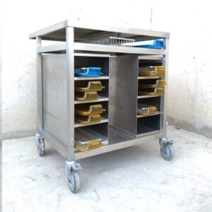 Carro inox con bandejas 75x80x90cm de ocasión en cabauoportunitats.com