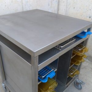 Carro inox con bandejas 75x80x90cm de ocasión en cabauoportunitats.com