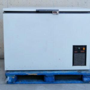 Congelador arcón ZANUSSI 118cm de segunda mano en buenas condiciones en cabauoportunitats.com
