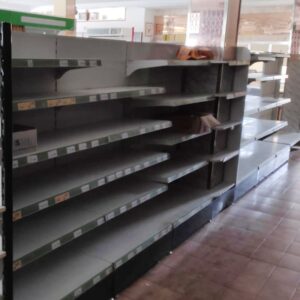 Prestatgeries exposició botiga de segona mà a cabauoportunitats.com Balaguer - Lleida - CatalunyaPrestatgeries exposició botiga de segona mà a cabauoportunitats.com Balaguer - Lleida - Catalunya