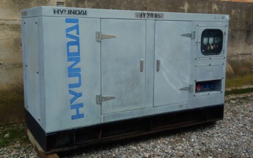 Grup electrogen HYUNDAI 106 KVA de segona mà a cabauoportunitats.com Balaguer - Lleida - Catalunya