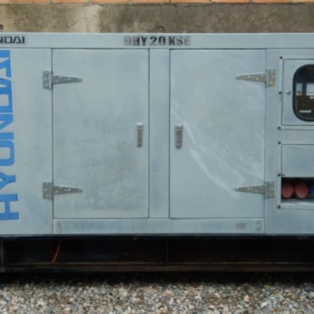 Grup electrogen HYUNDAI 106 KVA de segona mà a cabauoportunitats.com Balaguer - Lleida - Catalunya
