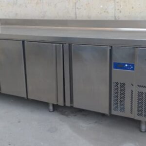 Frigorífico bajomostrador INFRICO 245cm de ocasión en cabauoportunitats.com