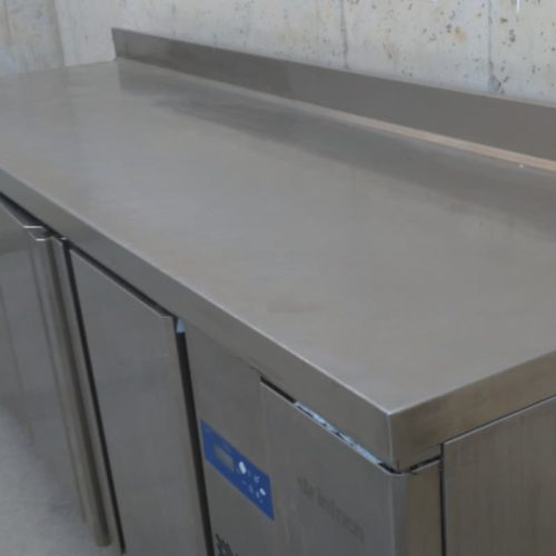 Frigorífico bajomostrador INFRICO 245cm de ocasión en cabauoportunitats.com