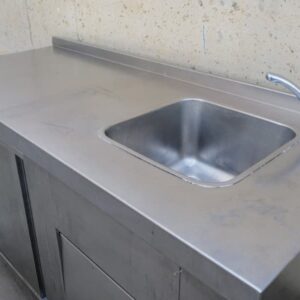 Mesa de trabajo con lavadero y armario 172cm de ocasión en cabauoportunitats.com