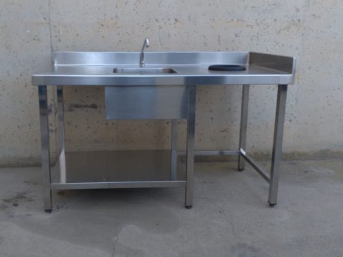 Pica d'acer inoxidable de segona mà amb potes i forat per la brossa a cabauoportunitats.com Balaguer - Lleida - Catalunya