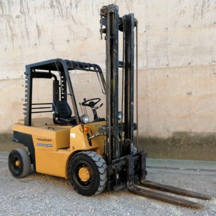 Carretilla elevadora TECNOCAR 2500kg de segunda mano en cabauoportunitats.com