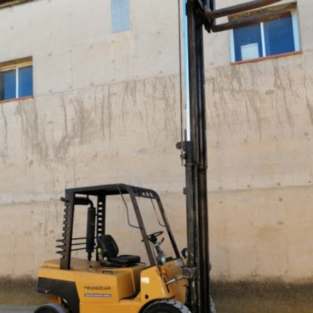 Carretilla elevadora TECNOCAR 2500kg de segunda mano en cabauoportunitats.com