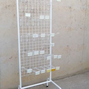 Expositor metálico para tienda 60x180cm de segunda mano en cabauoportunitats.com