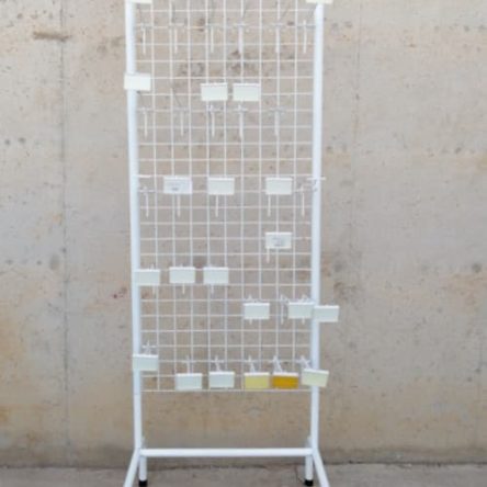 Expositor metálico para tienda 60x180cm de segunda mano en cabauoportunitats.com