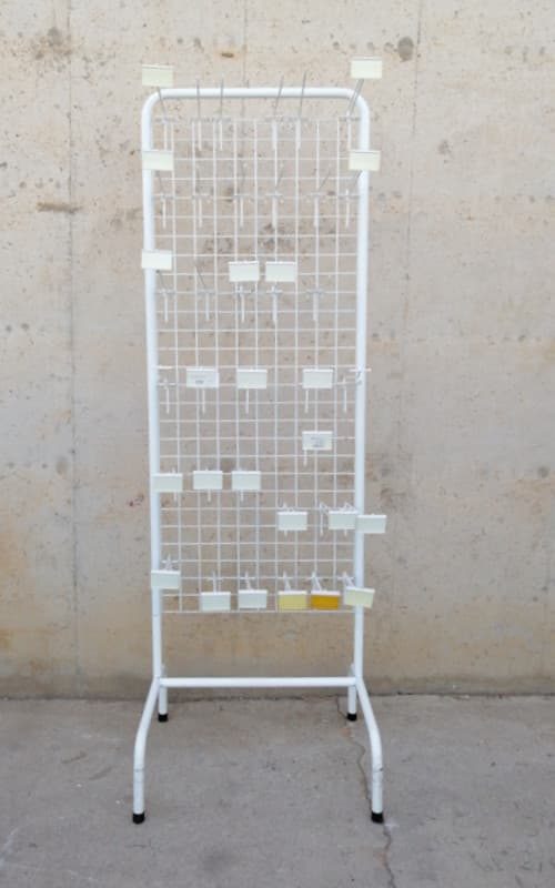 Expositor metálico para tienda 60x180cm de segunda mano en cabauoportunitats.com