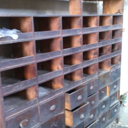 Cajonera industrial de segunda mano en cabauoportunitats.com