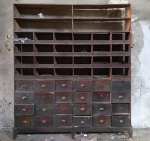 Cajonera industrial de segunda mano en cabauoportunitats.com