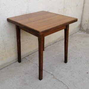 Mesa de madera 70x70cm de segunda mano en cabauoportunitats.com