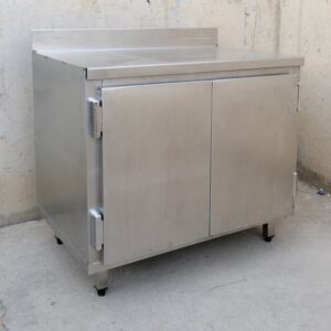 Armari inox amb taula treball 100x70cm de segona mà a cabauoportunitats.com Balaguer - Lleida - Catalunya
