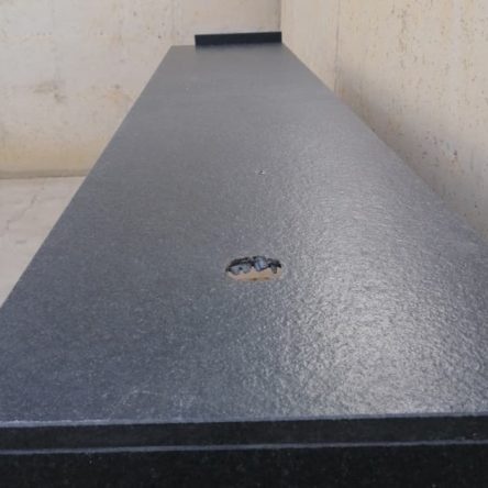 Barra 260cm de granito envejecido de segunda mano en cabauoportunitats.com