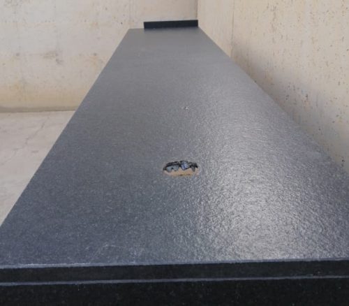 Barra 260cm de granito envejecido de segunda mano en cabauoportunitats.com