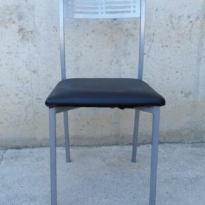 Lote de 4 sillas de cocina de segunda mano en cabauoportunitats.com