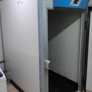 Cambra de fermentació controlada de segona mà.Cambra de fermentació controlada en venda per tancament d'establiment.Marca: BOUTON.Model: 4A1218.Mides: 120x180x220cm.Cambra de fermentació controlada desmuntable, a punt per a fer-se anar.