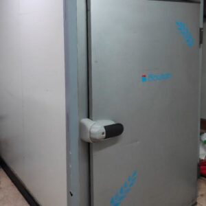 Cambra de fermentació controlada de segona mà.Cambra de fermentació controlada en venda per tancament d'establiment.Marca: BOUTON.Model: 4A1218.Mides: 120x180x220cm.Cambra de fermentació controlada desmuntable, a punt per a fer-se anar.