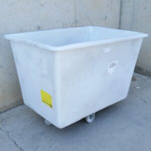 Contenedor de color blanco nuevo con ruedas vasculantes de 69x100x75cm en cabauoportunitats.com