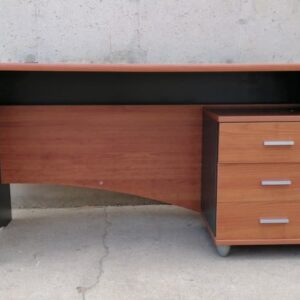 Escritorio 138cm de segunda mano en cabauoportunitats.com