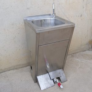 Fregadero de pié con pedal de segunda mano en cabauoportunitats.com