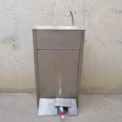Fregadero de pié con pedal de segunda mano en cabauoportunitats.com