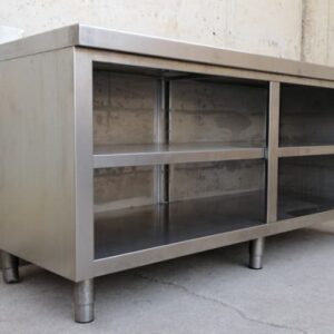 Mesa de acero inoxidable de 180x70cm de segunda mano en cabauoportunitats.com