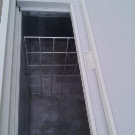 Botellero de 2 puertas 150cm de segunda mano en cabauoportunitats.com