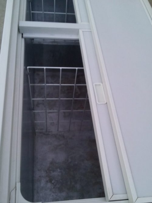 Botellero de 2 puertas 150cm de segunda mano en cabauoportunitats.com