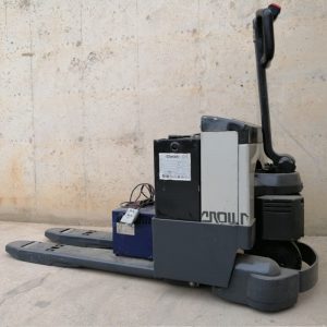 Transpaleta eléctrica CROWN 2000kg de segunda mano en cabauoportunitats.com